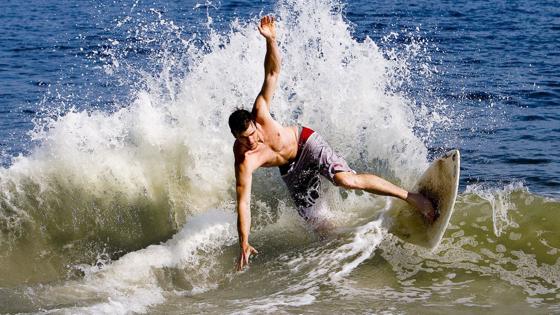 34岁老将在英超闪耀,有望重返国家队,英超最年轻主教练